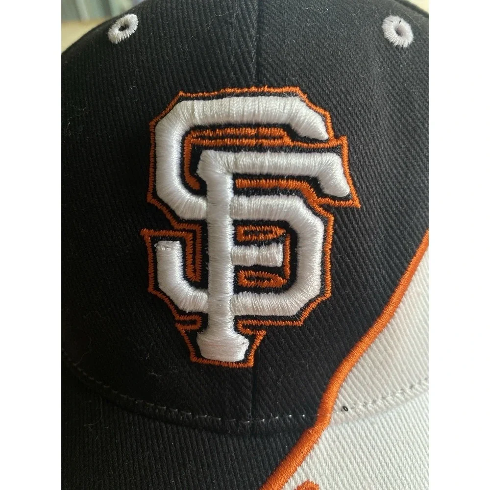 San Francisco Giants '47 Brand Black White Split Design Adj‎ OS Genuine Merch